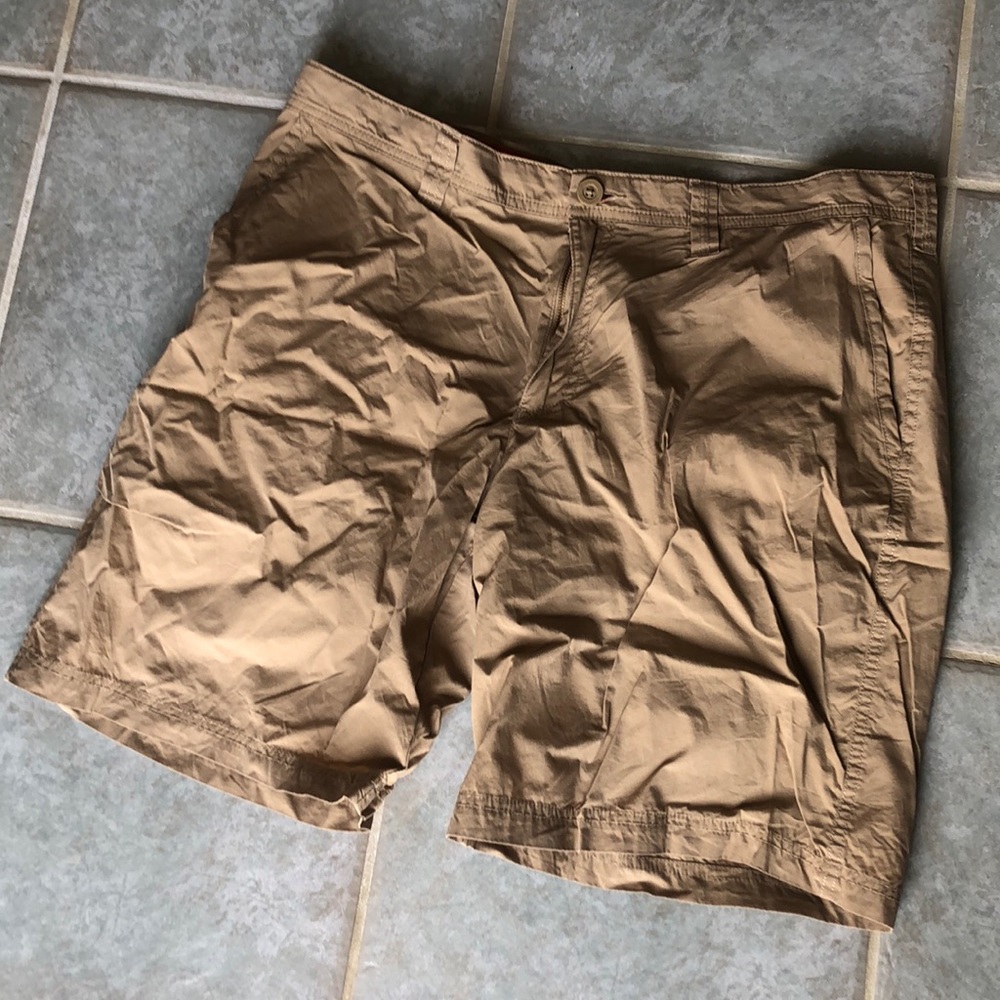 Columbia Shorts 38 waist